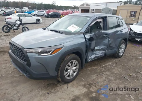 2022 Toyota Corolla Cross L z USA, uszkodzony, nr VIN 7MUAAABG2NV040334